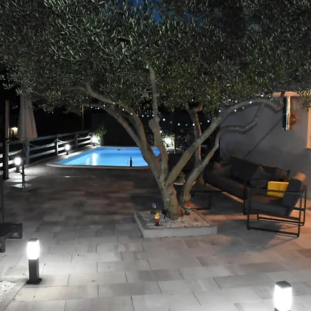 Seven Lakes Πανσιόν 4*