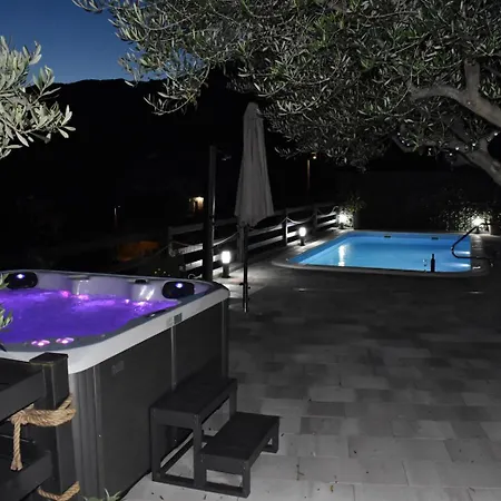 Πανσιόν Seven Lakes 4*