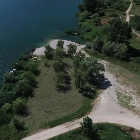 Seven Lakes 4*
