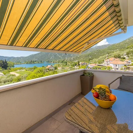 Seven Lakes بيت ضيافة Peracko Blato