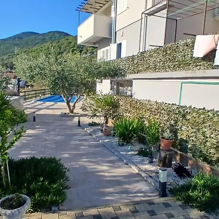 Πανσιόν Seven Lakes 4*
